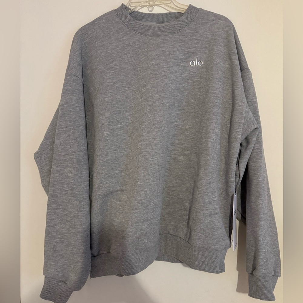 Brand New ALO Yoga Heather Gray Accolade Crewneck